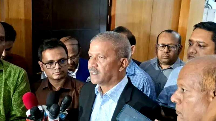 তারেক রহমানের দেশে ফেরার বিষয়ে যা বললেন আইন উপদেষ্টা