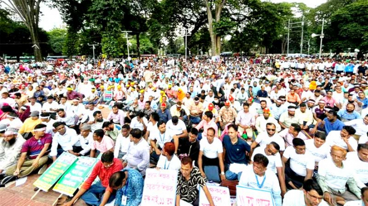 ‘কমপ্লিট শাটডাউনে’ যাচ্ছেন প্রাথমিক শিক্ষকরা