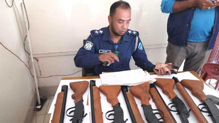 বেগমগঞ্জে কবর থেকে আগ্নেয়াস্ত্র উদ্ধার