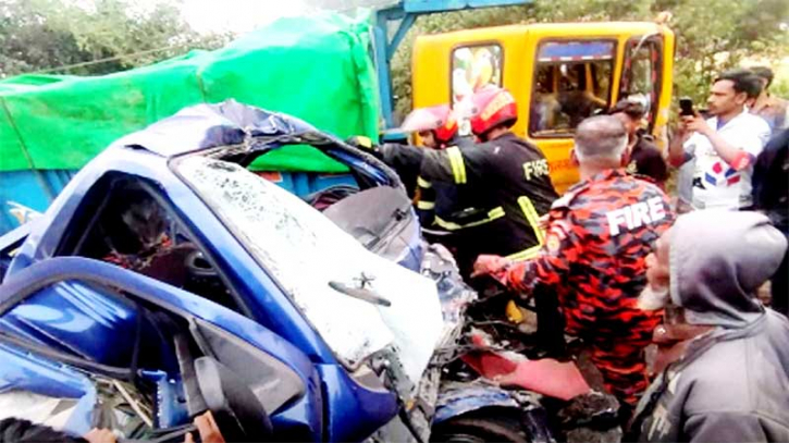 মহাসড়কে ট্রাক-পিকআপ সংঘর্ষে চালকসহ নিহত ২