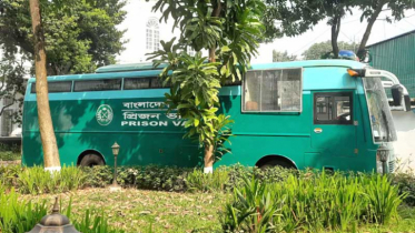 এসি বাসে ১০ সেনা কর্মকর্তাকে হাজির করা হলো ট্রাইব্যুনালে