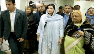 এভারকেয়ার হাসপাতালে পৌঁছেছেন জুবাইদা রহমান