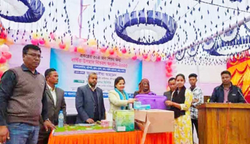 শেরপুরে ৩০৪ শিশুর মাঝে উপহার বিতরণ