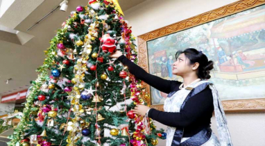 খ্রিস্টান ধর্মাবলম্বীদের শুভ বড়দিন চলছে শেষ মুহূর্তের প্রস্তুতি