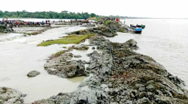 উপকূলীয় টেকসই বেড়িবাঁধ শুধুু প্রতিশ্রুতির মধ্যে সীমাবদ্ধ 