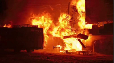 রাঙামাটিতে আগুনে পুড়লো বসতঘরসহ ৩ বাস, ৪ দোকান