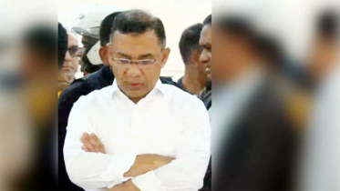 জিয়ারত শেষে বাবার কবরের পাশে একান্তে দাঁড়ালেন তারেক রহমান