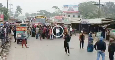 বরিশাল-কুয়াকাটা মহাসড়ক ব্লকেড করে বিক্ষোভ