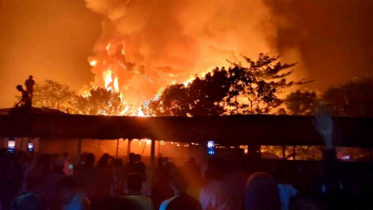 টেকনাফের হ্নীলায় রোহিঙ্গা ক্যাম্পে আগুন