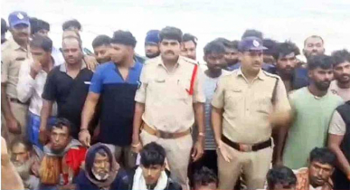 ট্রলারসহ ২৮ বাংলাদেশিকে ধরে নিয়ে গেছে ভারতীয় বাহিনী