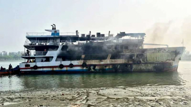 কক্সবাজারে সেন্ট মার্টিনগামী জাহাজে আগুনে কর্মচারী নিহত