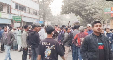 চাঁপাইনবাবগঞ্জে মহাসড়কে ছিটকে পড়ে দুই তরুনের মৃত্যু