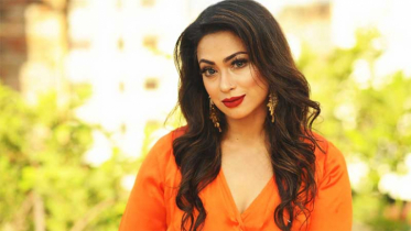 চিত্রনায়িকা পপির বিরুদ্ধে আইনি নোটিশ