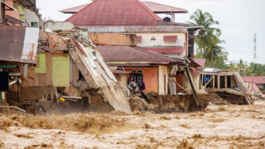 ভয়াবহ বন্যায় ইন্দোনেশিয়া ও থাইল্যান্ডে নিহতের সংখ্যা ছাড়াল ৩০০