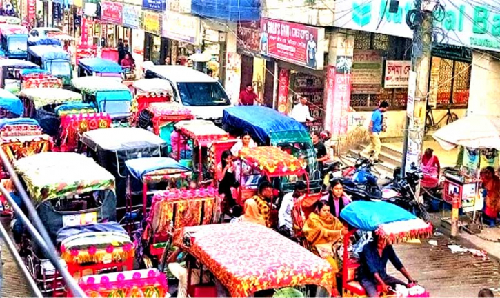 টাঙ্গাইল শহরে অটোরিকশার রাজত্বে সীমাহীন যানজট
