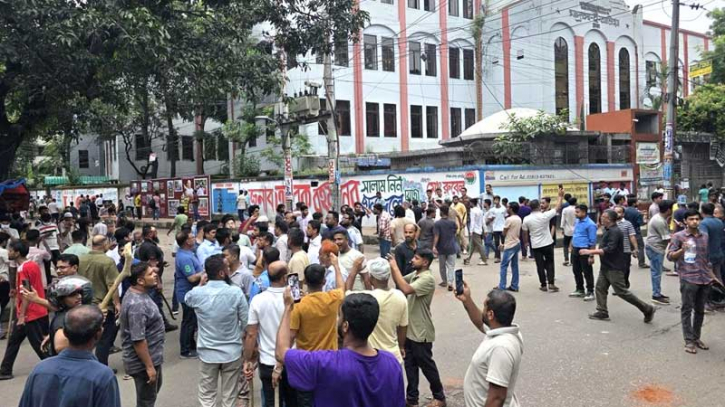 রাজধানীর তিন স্থানে ছাত্রদল-ছাত্রশিবির সংঘর্ষ