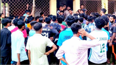 ফেল করা শিক্ষার্থীদের তালা,পুলিশি হস্তক্ষেপে শিক্ষকরা উদ্ধার