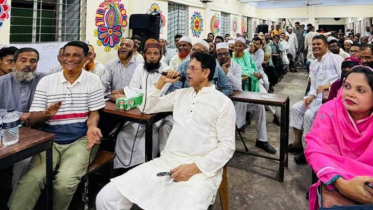নেতাকর্মীদের সারিতে বসে মতবিনিময় করলেন শিক্ষামন্ত্রী