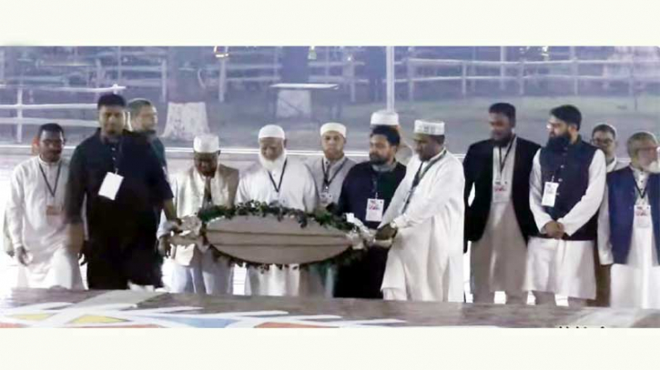 ভাষাশহীদদের শ্রদ্ধা জানালেন ১১ দলীয় জোটের সংসদ সদস্যরা