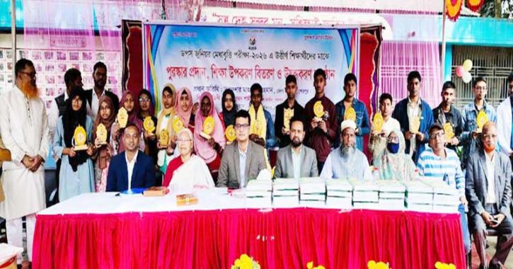 শেরপুরে জুনিয়র মেধাবৃত্তির উত্তীর্ণ শিক্ষার্থীদের পুরস্কার বিতরণ
