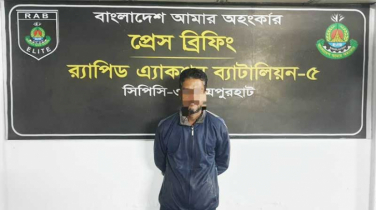 পাঁচবিবিতে মদসহ মাদক ব্যবসায়ী আটক