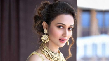 মিমির বিরুদ্ধে মামলা, ২ কোটি ক্ষতিপূরণ চাইলেন অভিনেত্রী
