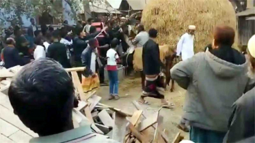 নওগাঁ জামায়াত ও বিএনপির মধ্যে তুমুল সংঘর্ষ,আহত ১০