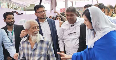 কড়াইল বস্তিতে ফ্রি হার্ট ক্যাম্পের উদ্বোধন করেন ডা. জুবাইদা রহমান