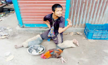 পায়ের জোর নেই, মনের জোরে সংসারের হাল ধরেছেন রায়হান