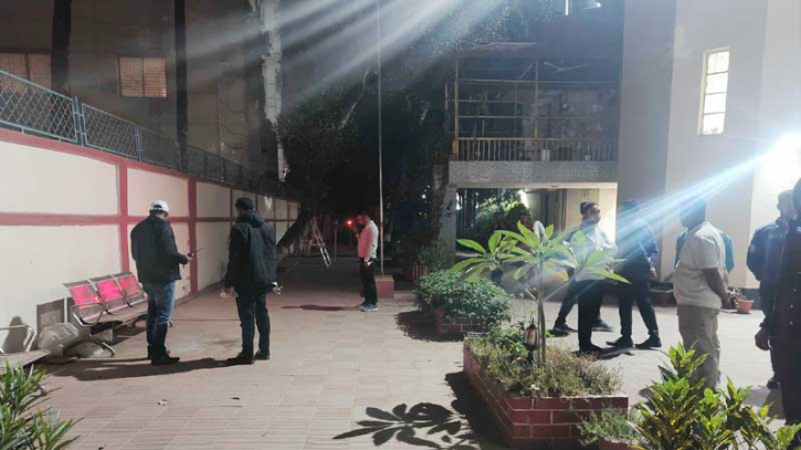 গোপালগঞ্জ জেলা ও দায়রা জজের বাসভবনে ককটেল বিস্ফোরণ