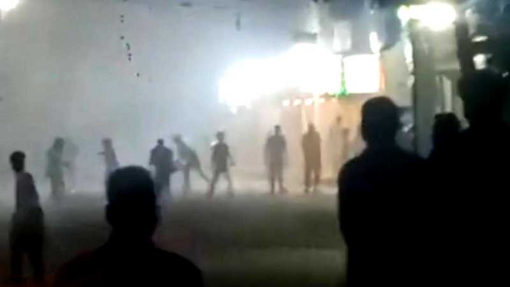 অর্ধশত ককটেল বিস্ফোরণে রণক্ষেত্র মাদারীপুর