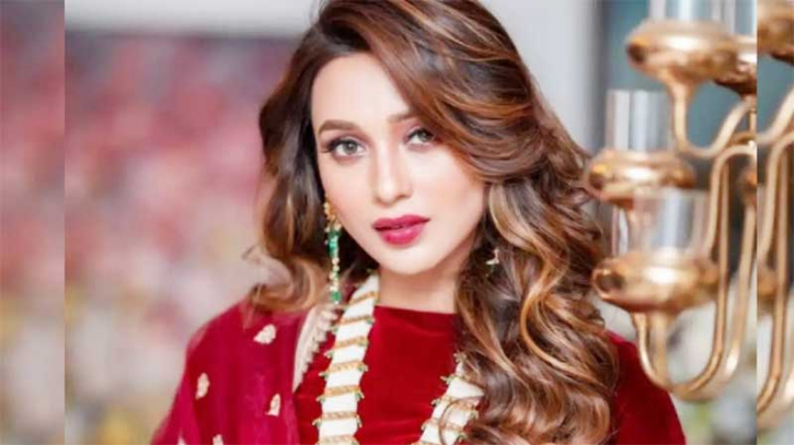 কম টাকায় কাজ করতে নারাজ: মিমি চক্রবর্তী