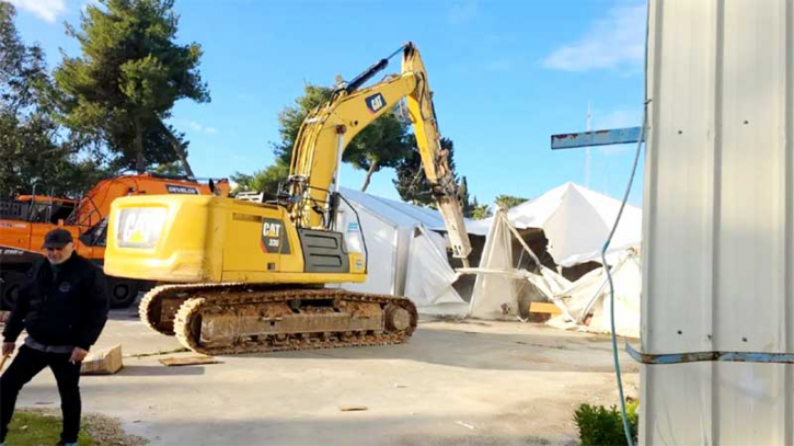 জাতিসংঘ শরণার্থী সংস্থার কার্যালয় গুঁড়িয়ে দিলো ইসরাইল