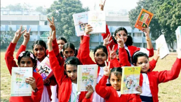 টাঙ্গাইলে সোয়া ৫০ লাখ বই বিতরণ,মাধ্যমিকে ১৩ লাখ বইয়ের ঘাটতি