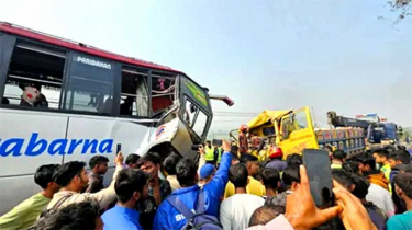 ভাঙ্গায় বাসের সঙ্গে ট্রাকের মুখোমুখি সংঘর্ষ, নিহত ২