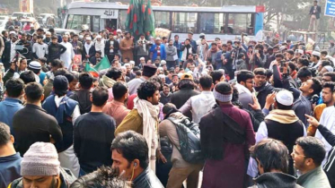 শাহবাগে অবস্থান নিয়েছে ইনকিলাব মঞ্চ