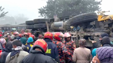 বাজারে ঢুকে গেল দ্রুতগতির ট্রাক, নিহত ৪