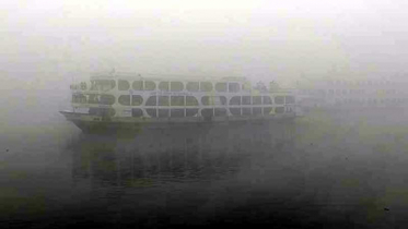 কুয়াশায় নৌপথ যেন মরণফাঁদ