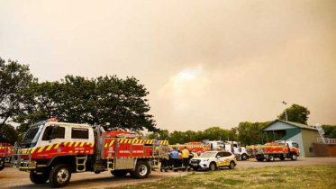 দাবানলে পুড়ছে অস্ট্রেলিয়া,  বিদ্যুৎবিচ্ছিন্ন ৩৮ হাজার ঘরবাড়ি
