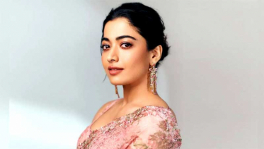 নিজ জেলায় শীর্ষ করদাতা রাশমিকা