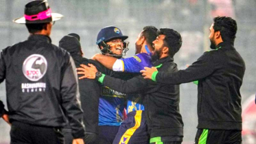 রাজশাহীকে হারিয়ে ফাইনালে চট্টগ্রাম