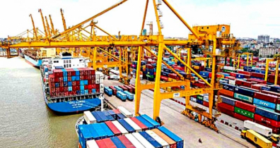 আট ঘণ্টার কর্মবিরতিতে চট্টগ্রাম বন্দর শ্রমিকরা,পণ্য ওঠা-নামা বন্ধ