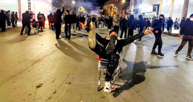  বিক্ষোভ দমনে এবার কঠোর সরকার, শুধু তেহরানেই একরাতে নিহত ২০০