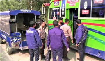 চলন্ত বাসে কলেজছাত্রীকে সঙ্গবদ্ধ ধর্ষণ, চালকসহ গ্রেফতার ৩