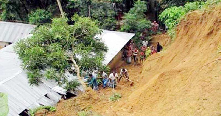 কক্সবাজারে পাহাড়ধসে ১১ জনের মৃত্যু, আতঙ্কে লাখো মানুষ