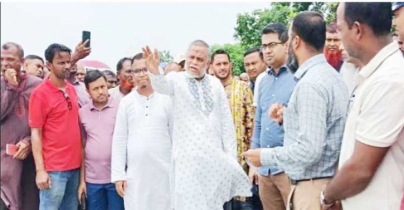  খোয়াই নদীর বিভিন্ন স্থানের ফাটল অংশ পরিদর্শন করেছেন হুইপ গউছ 