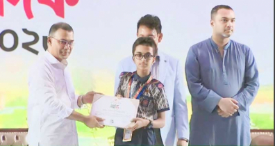 প্রধানমন্ত্রীর হাত থেকে পুরস্কার নিলো রাণীনগরের শিক্ষার্থী রাফি