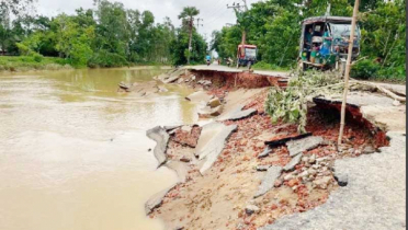 পাহাড়ি ঢলে নদীগর্ভে বিলীন ১০০ মিটার সড়ক