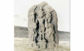 রাণীনগরে কষ্টিপাথরের বিষ্ণু মূর্তি উদ্ধার