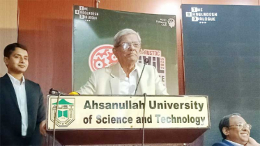 ‘দেশকে এগিয়ে নিতে দৈনিক ১৮ ঘণ্টা কাজ করেন প্রধানমন্ত্রী’